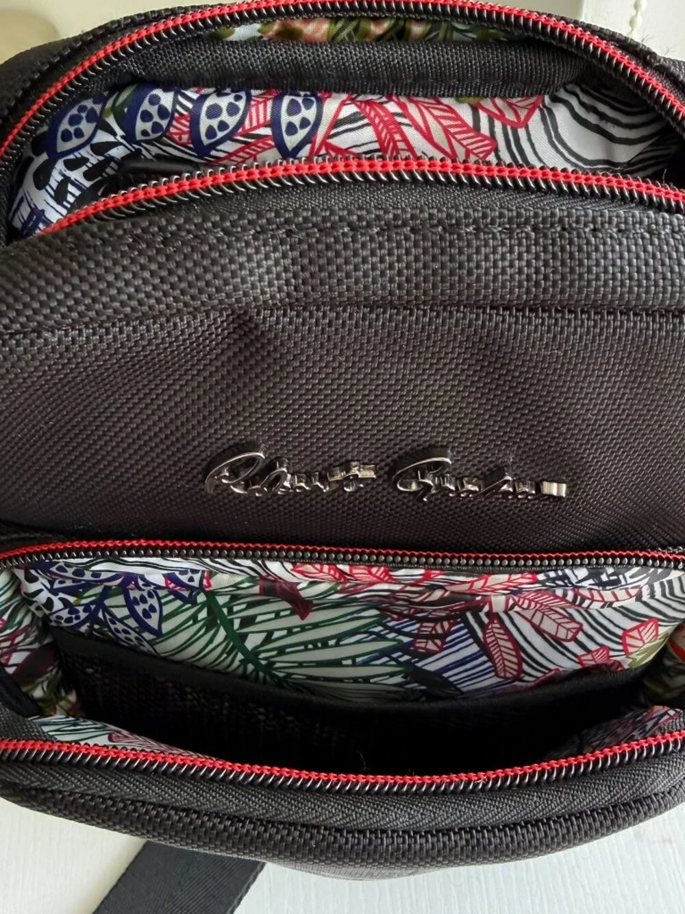 Robert Graham Versatile Crossbody Bag – Black – Excellent Condition